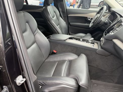 Used 2024 Volvo XC90 B6 Ultimate w/ Protection Package Premier AWD/4WD image 32
