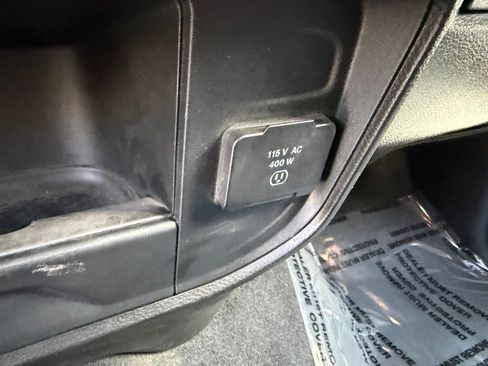 Used 2024 RAM 2500 Laramie w/ Safety Group AWD/4WD image 30