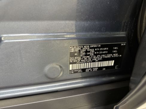 Used 2024 Toyota Venza LE image 36