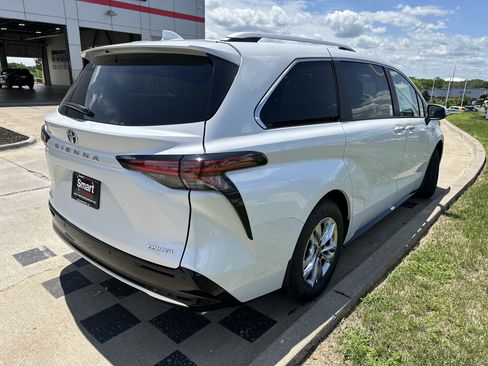 New 2026 Toyota Sienna Limited AWD/4WD image 6