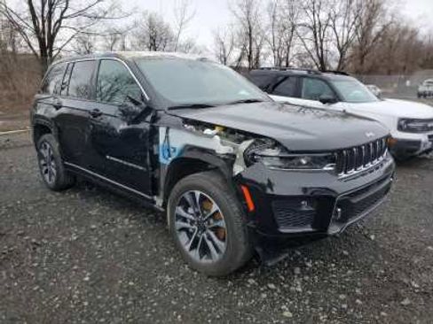 Used 2025 Jeep Grand Cherokee Overland w/ Luxury Tech Group IV AWD/4WD image 1