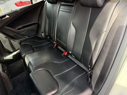 Used 2009 Volkswagen Passat Komfort FWD image 7