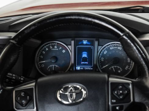 Used 2016 Toyota Tacoma Limited w/ Towing Package RWD image 19