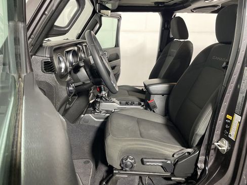 Used 2023 Jeep Wrangler Sahara image 10