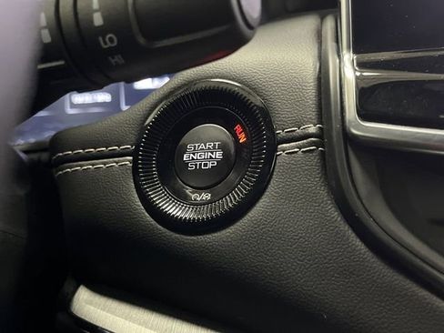 Used 2024 Jeep Compass Limited w/ High Altitude Package image 23