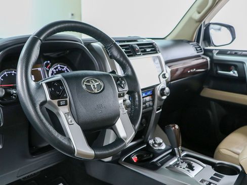 Used 2023 Toyota 4Runner Limited AWD/4WD image 23