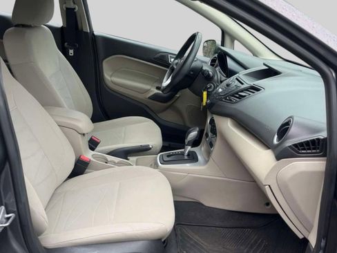 Used 2014 Ford Fiesta SE FWD image 3