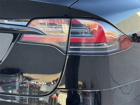 Used 2022 Tesla Model X Plaid image 6