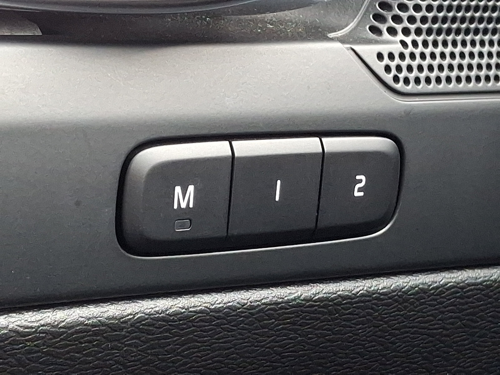 Used 2025 Volvo XC40 B5 Core AWD/4WD image 28