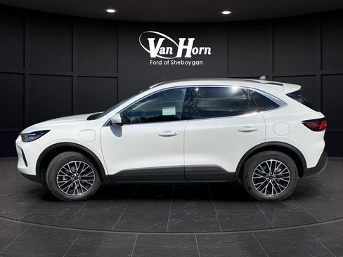 New 2025 Ford Escape SE w/ Class II Trailer Tow Package FWD image 13