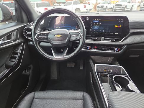 Used 2025 Chevrolet Equinox LT w/ Convenience Package II image 10