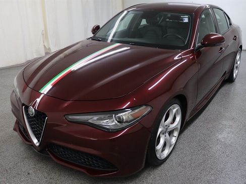 Used 2019 Alfa Romeo Giulia Ti Sport w/ Quick Order Package 22U Sport RWD image 3