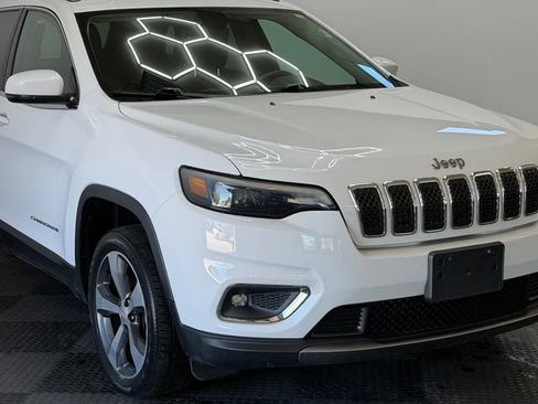 Used 2019 Jeep Cherokee Limited AWD/4WD image 2