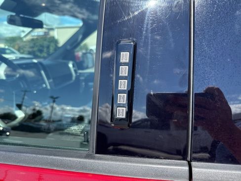 Used 2019 Ford F150 Lariat image 16