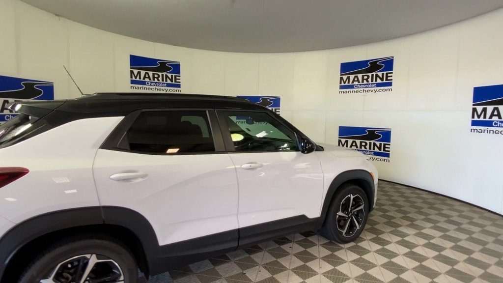Used 2023 Chevrolet TrailBlazer RS w/ Convenience Package FWD image 2