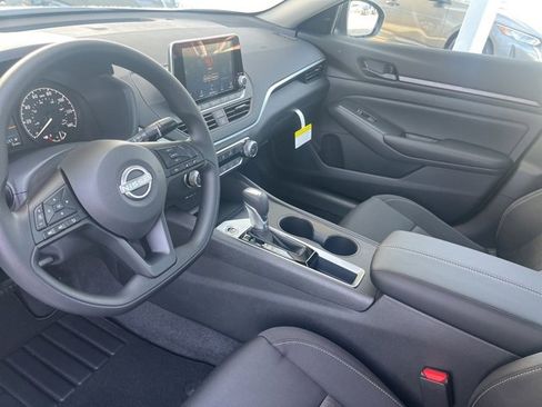 New 2025 Nissan Altima 2.5 S image 10