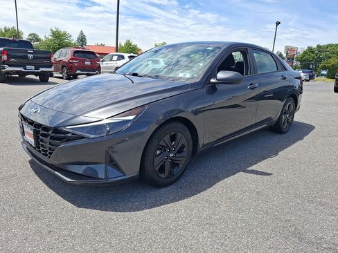 Used 2021 Hyundai Elantra SEL FWD image 3