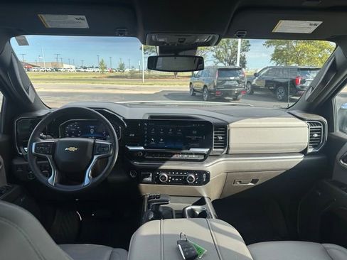 Used 2024 Chevrolet Silverado 1500 LTZ image 9