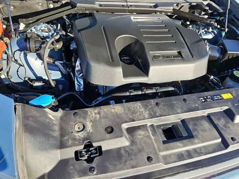 Used 2023 Land Rover Defender 90 X-Dynamic SE image 15