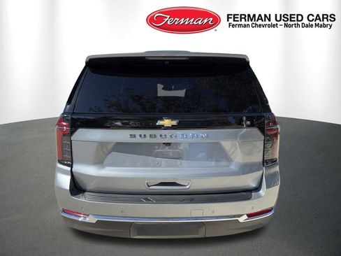 Used 2025 Chevrolet Suburban LS image 9