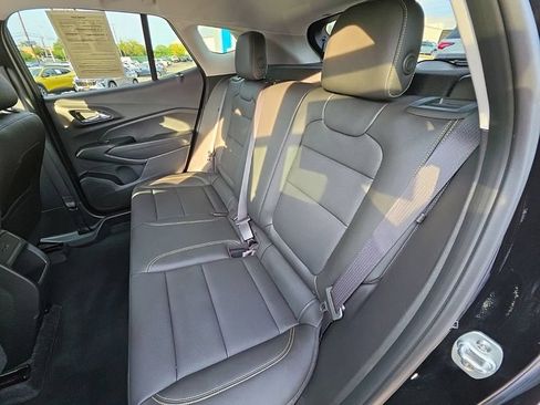 Used 2025 Chevrolet Trax ACTIV FWD image 23