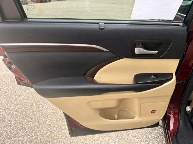 Used 2015 Toyota Highlander Limited AWD/4WD image 14