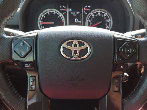 Certified 2024 Toyota 4Runner TRD Off-Road Premium w/ Moonroof Package AWD/4WD image 28