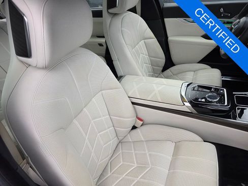 Certified 2023 BMW 760i xDrive AWD/4WD image 25
