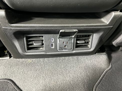 Used 2024 GMC Sierra 1500 SLT image 20