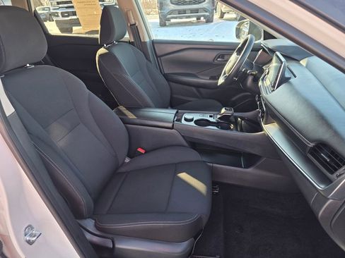Used 2024 Nissan Rogue S AWD/4WD image 32