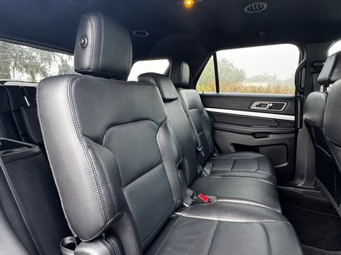 Used 2016 Ford Explorer XLT w/ Equipment Group 202A image 16
