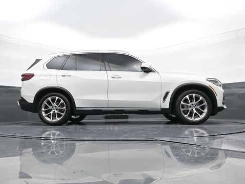 Used 2023 BMW X5 xDrive40i w/ Premium Package image 28