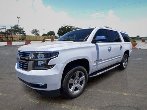 Used 2018 Chevrolet Suburban Premier AWD/4WD image 5