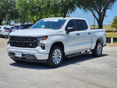 Used 2024 Chevrolet Silverado 1500 Custom RWD image 2