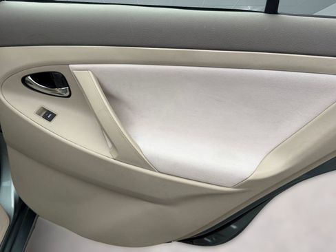 Used 2011 Toyota Camry LE w/ LE Extra-Value Pkg image 29