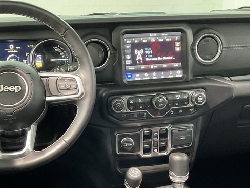 Used 2023 Jeep Wrangler Unlimited Sahara w/ Cold Weather Group AWD/4WD image 13