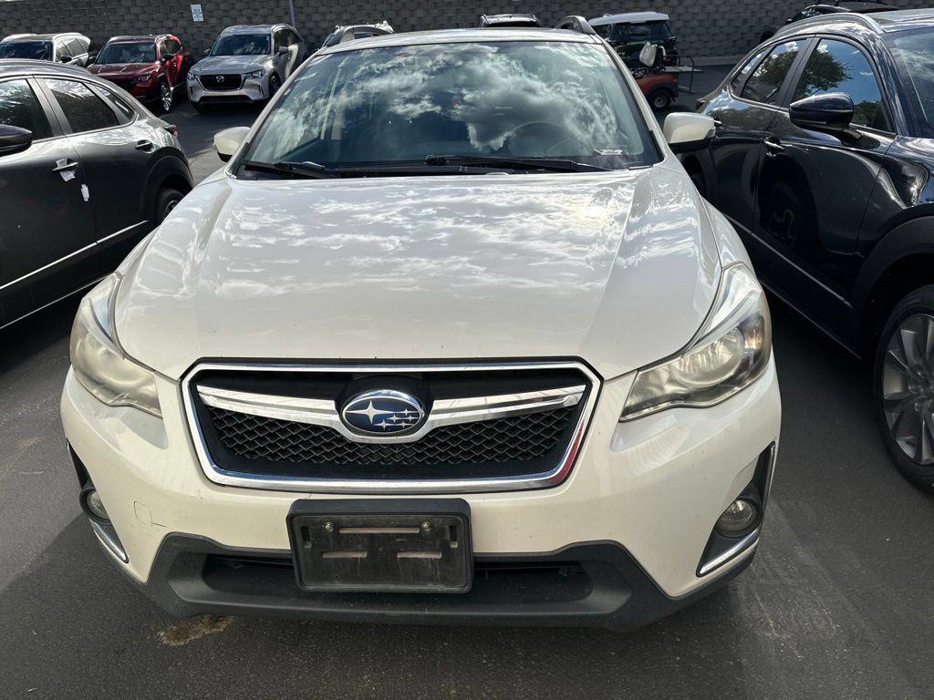 Used 2017 Subaru Crosstrek 2.0i Limited AWD/4WD image 2