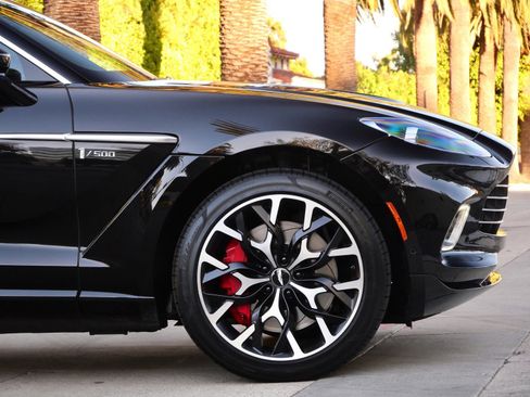 Used 2021 Aston Martin DBX image 4