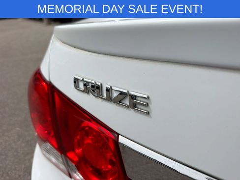 Used 2016 Chevrolet Cruze LT w/ Sun And Sound Package FWD image 18