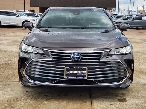 Used 2020 Toyota Avalon XLE w/ Moonroof Package FWD image 2
