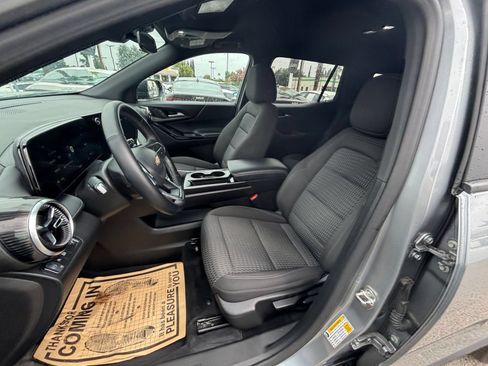 Used 2025 Chevrolet Equinox LT FWD image 37