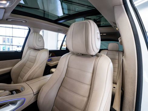 Used 2023 Mercedes-Benz GLS 580 4MATIC image 38