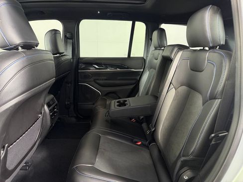 Used 2024 Jeep Grand Cherokee Trailhawk w/ Advanced Protech Group II AWD/4WD image 17