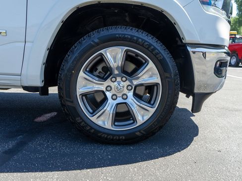 Used 2022 RAM 1500 Laramie AWD/4WD image 10