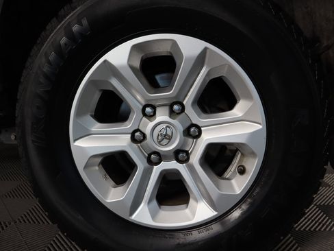 Used 2021 Toyota 4Runner SR5 image 33