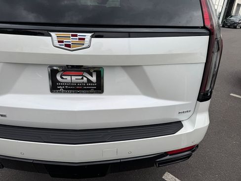 Used 2022 Cadillac Escalade Sport AWD/4WD image 40