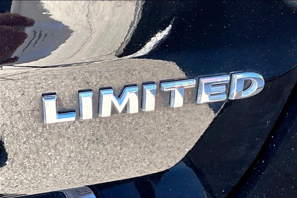 Used 2021 Jeep Grand Cherokee Limited AWD/4WD image 23