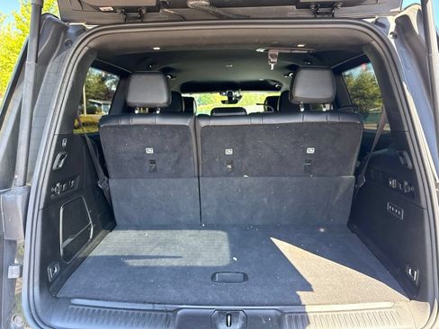 Used 2022 Jeep Wagoneer Series III w/ Rear Seat Entertainment Group AWD/4WD image 23