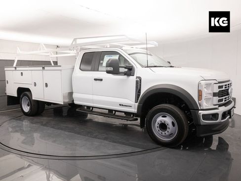 New 2026 Ford F450 XL w/ XL Chrome Package image 1