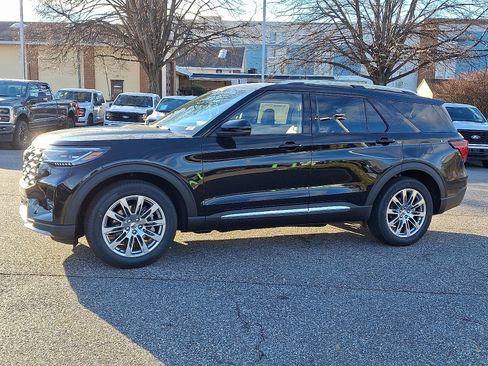 New 2026 Ford Explorer Platinum image 4